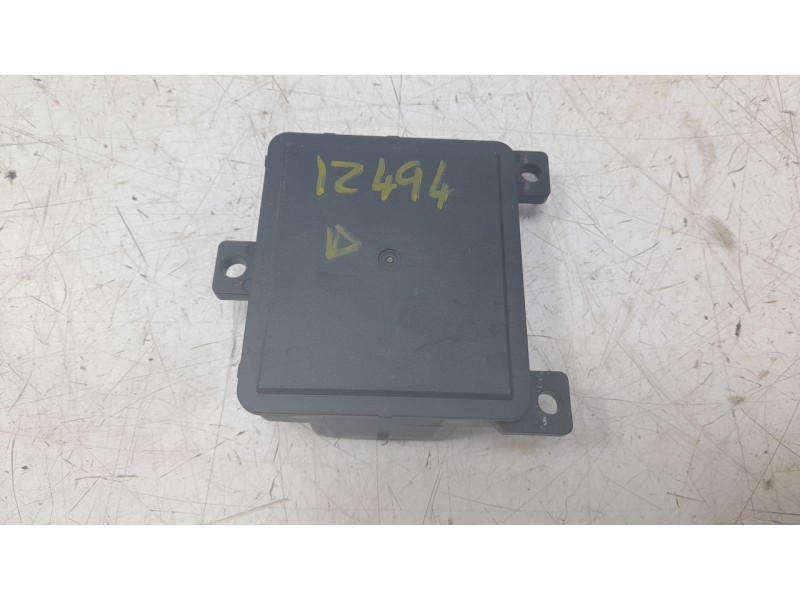 Recambio de modulo electronico para renault captur e-tech hybrid referencia OEM IAM 284470820R  