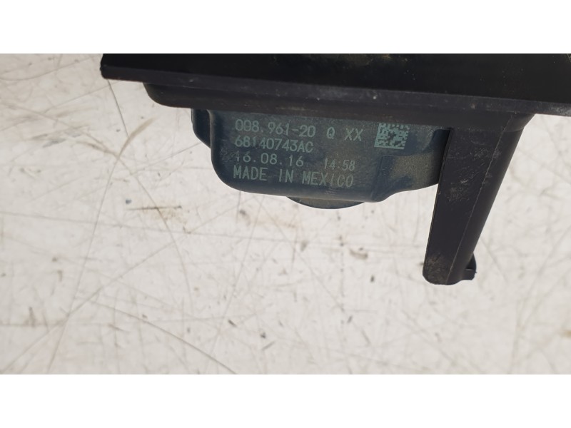 Recambio de actuador cierre para jeep cherokee limited 4wd referencia OEM IAM 68140743AC  