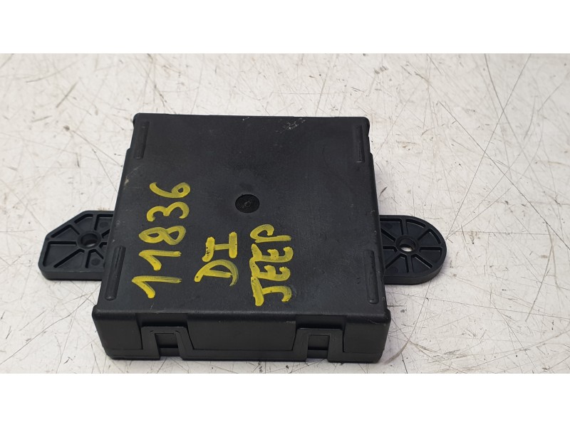 Recambio de modulo electronico para jeep cherokee limited 4wd referencia OEM IAM 68111323AG  