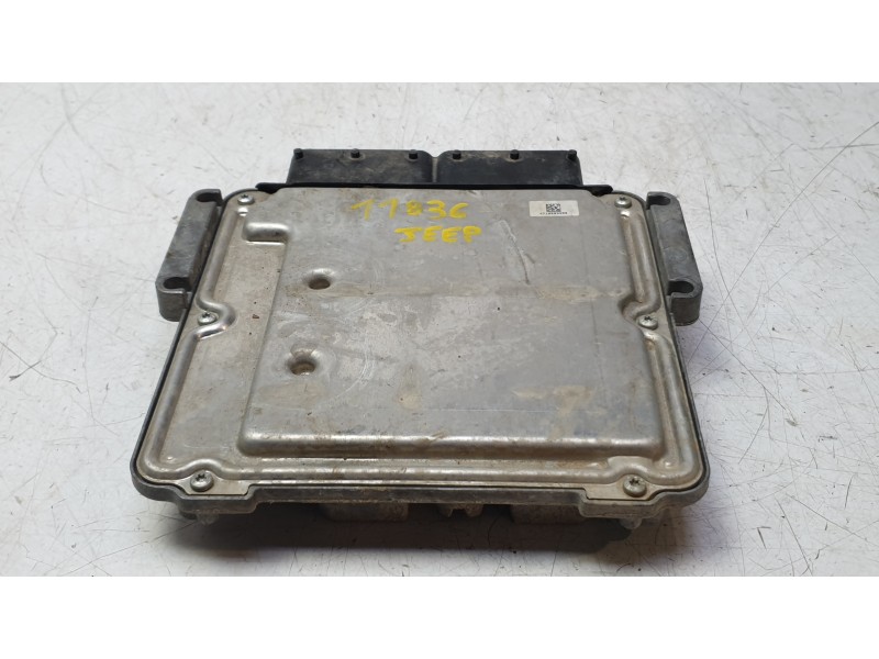 Recambio de centralita motor uce para jeep cherokee limited 4wd referencia OEM IAM 68234027AB  