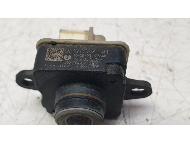 Recambio de camara vision trasera para jeep cherokee limited 4wd referencia OEM IAM 56038991AK  