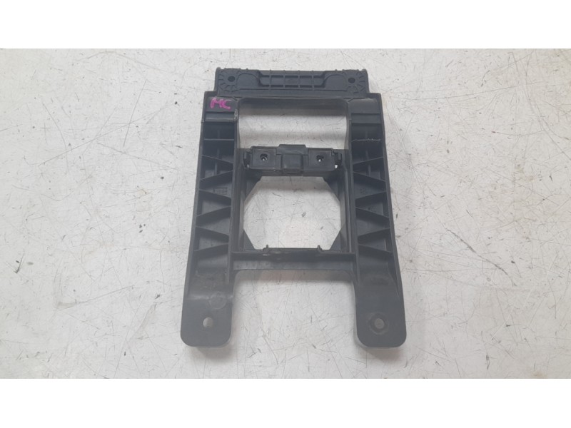 Recambio de moldura para renault captur e-tech hybrid referencia OEM IAM 259972105R  