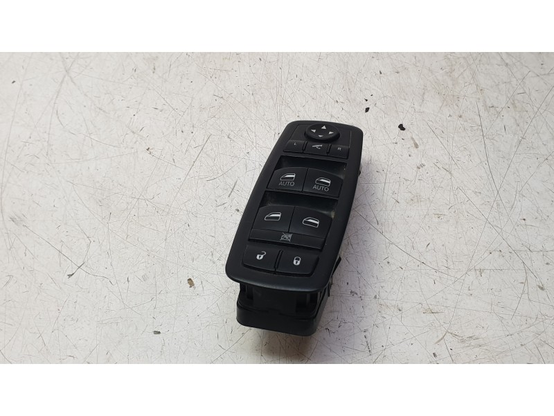 Recambio de mando elevalunas delantero izquierdo para jeep cherokee limited 4wd referencia OEM IAM 68231805AA  