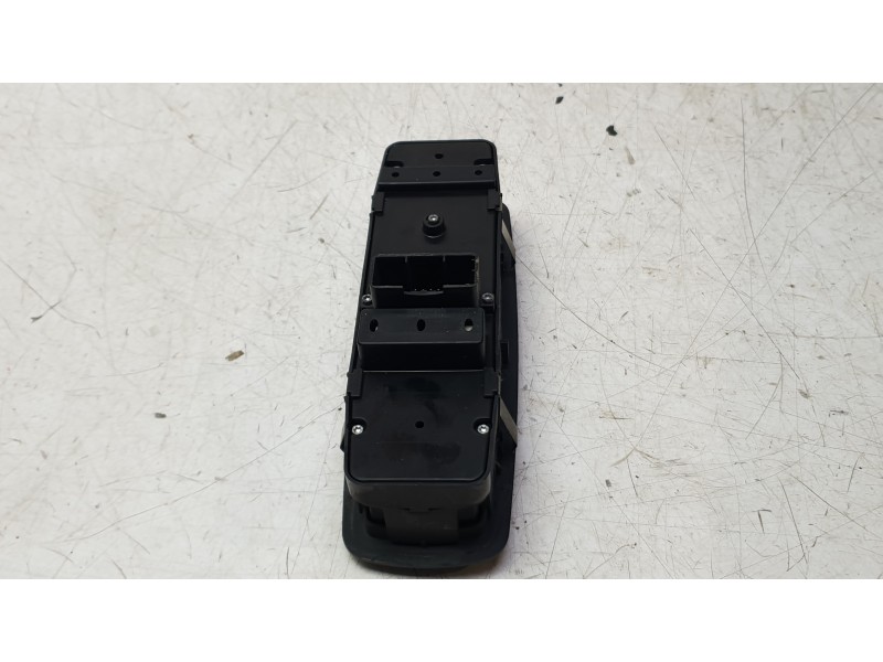Recambio de mando elevalunas delantero izquierdo para jeep cherokee limited 4wd referencia OEM IAM 68231805AA  