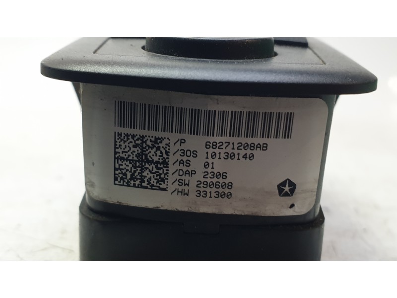 Recambio de mando elevalunas delantero izquierdo para jeep cherokee limited 4wd referencia OEM IAM 68231805AA  