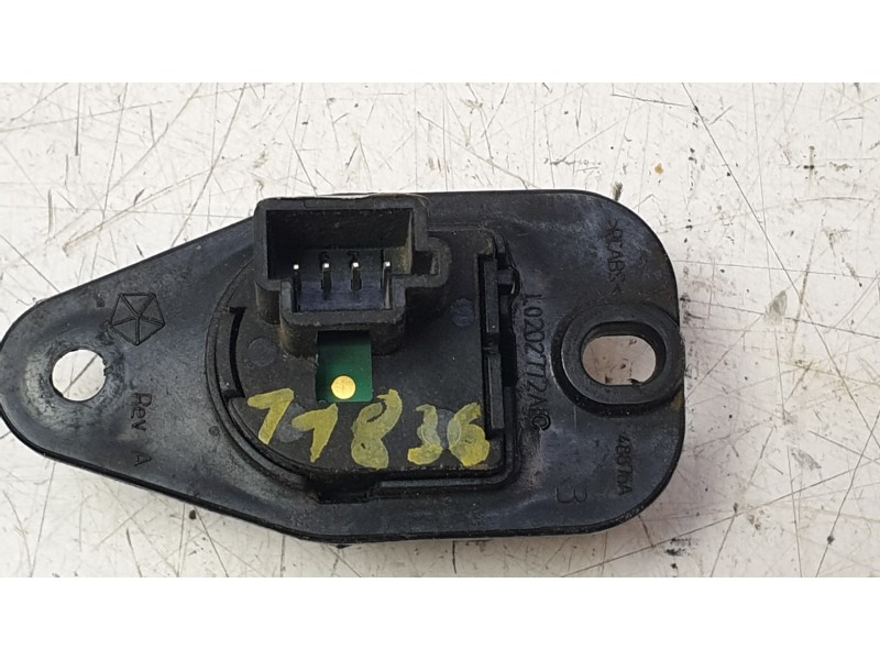 Recambio de interruptor para jeep cherokee limited 4wd referencia OEM IAM 68164105AA  
