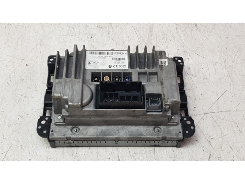 Recambio de pantalla multifuncion para jeep cherokee limited 4wd referencia OEM IAM 68270666AE  