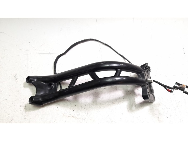 Recambio de portamatriculas para triumph rocket 3 r referencia OEM IAM T2307917  