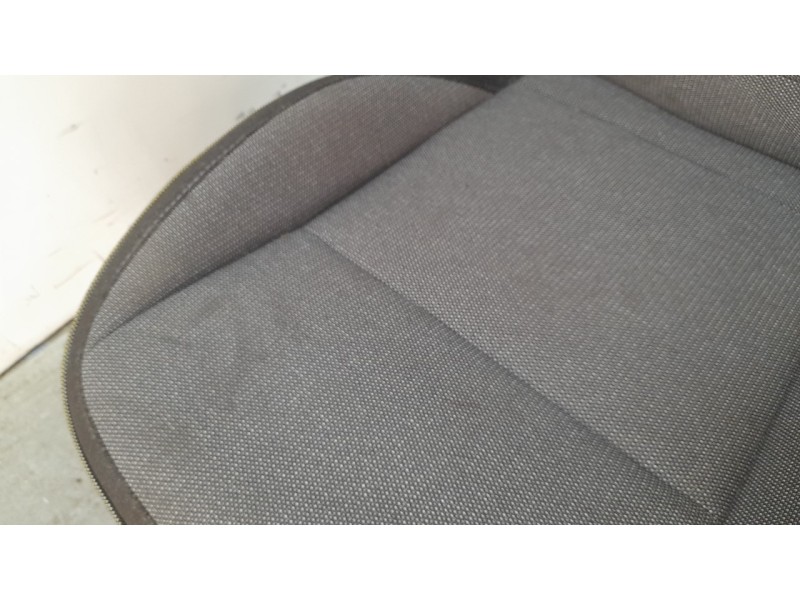 Recambio de juego asientos completo para renault captur e-tech hybrid referencia OEM IAM 8201752457  