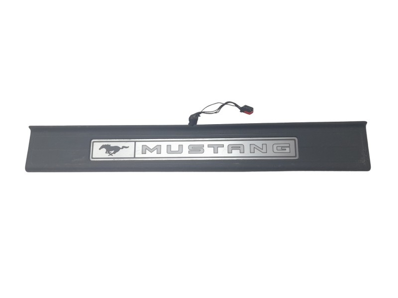 Recambio de moldura para ford mustang convertible gt referencia OEM IAM FR3B6313222C  
