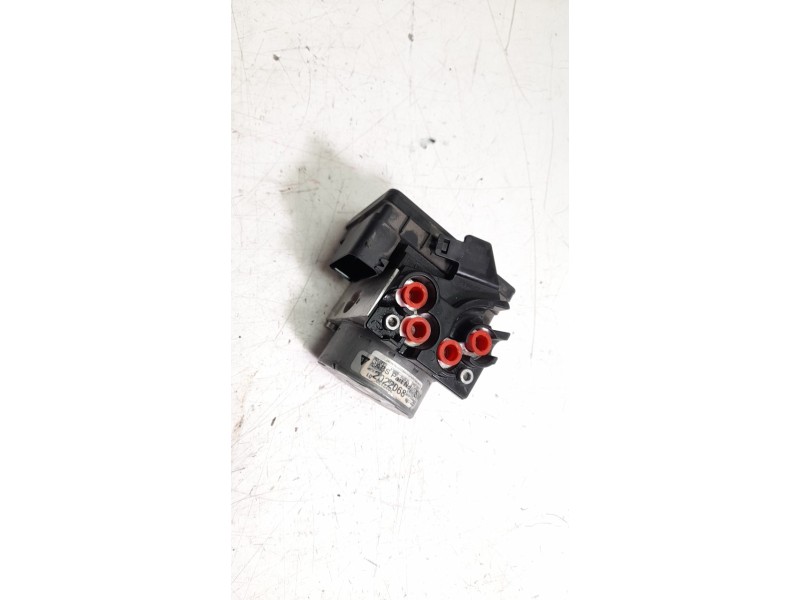 Recambio de abs para triumph rocket 3 r referencia OEM IAM T2021606  