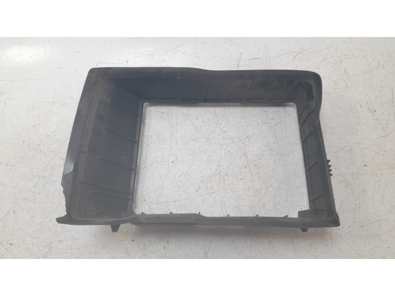 Recambio de canalizador de aire para renault megane iv sport tourer (k9a/m/n_) 1.3 tce 140 (k9nb) referencia OEM IAM 215584068R 