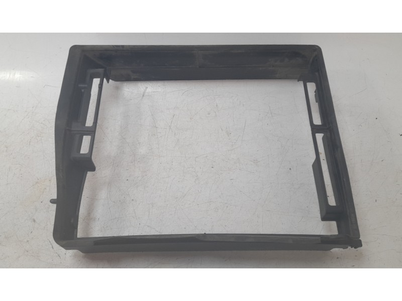 Recambio de canalizador de aire para renault megane iv sport tourer (k9a/m/n_) 1.3 tce 140 (k9nb) referencia OEM IAM 215599928R 