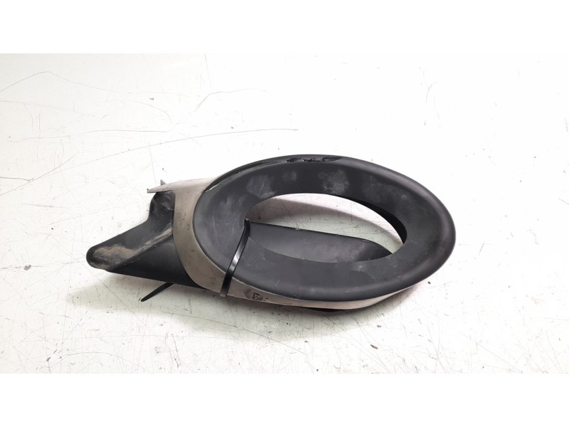 Recambio de moldura para triumph rocket 3 r referencia OEM IAM T2202595 T2202592 