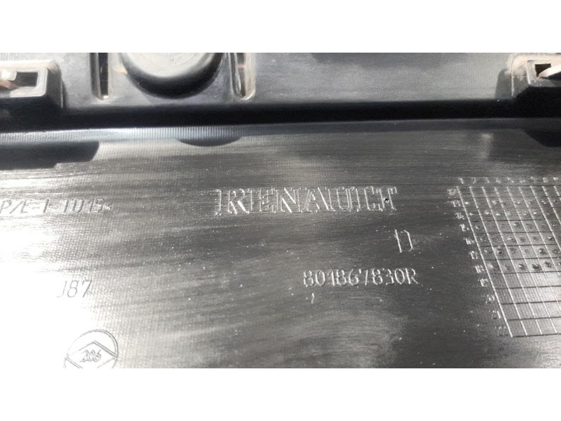 Recambio de moldura para renault captur limited referencia OEM IAM 801867830R 107199790D RN7001423