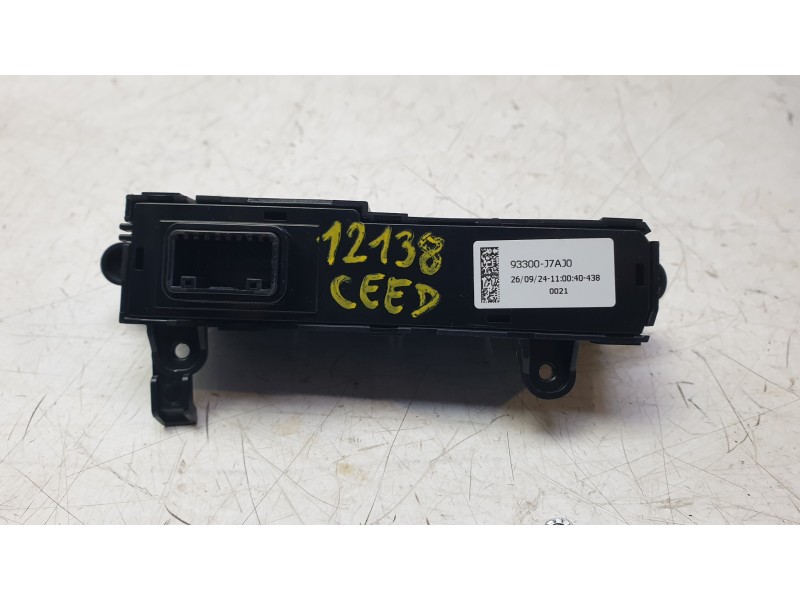 Recambio de interruptor para kia ceed tourer (cd) 1.0 t-gdi referencia OEM IAM 93300J7AJ0  
