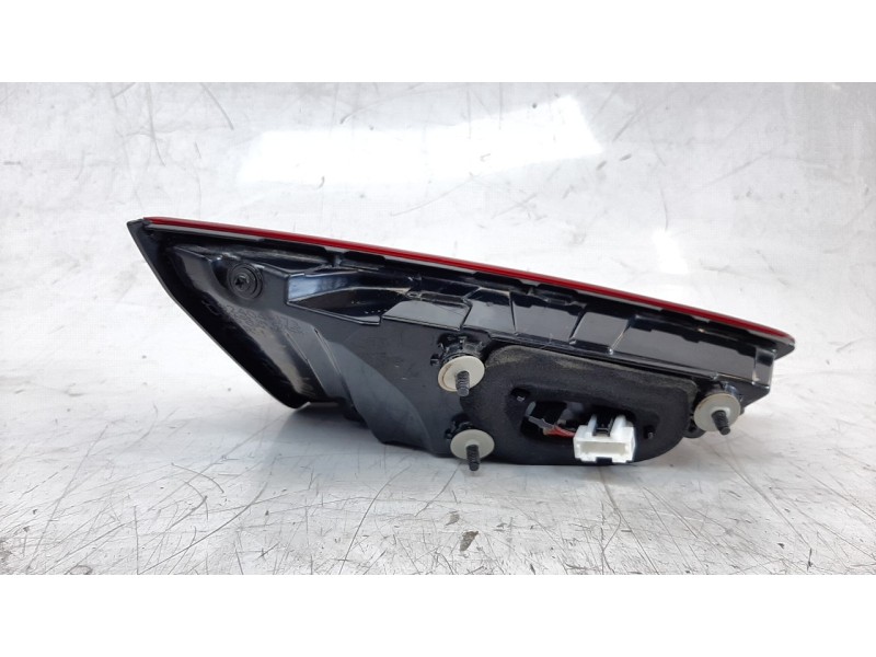 Recambio de piloto trasero derecho interior para kia xceed drive referencia OEM IAM 92404J7350  