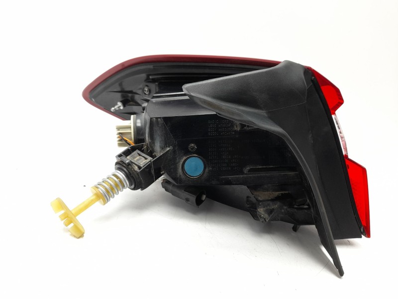 Recambio de piloto trasero derecho para ford fiesta vii (hj, hf) 1.0 ecoboost referencia OEM IAM 2118071  103F10710770/16017512/