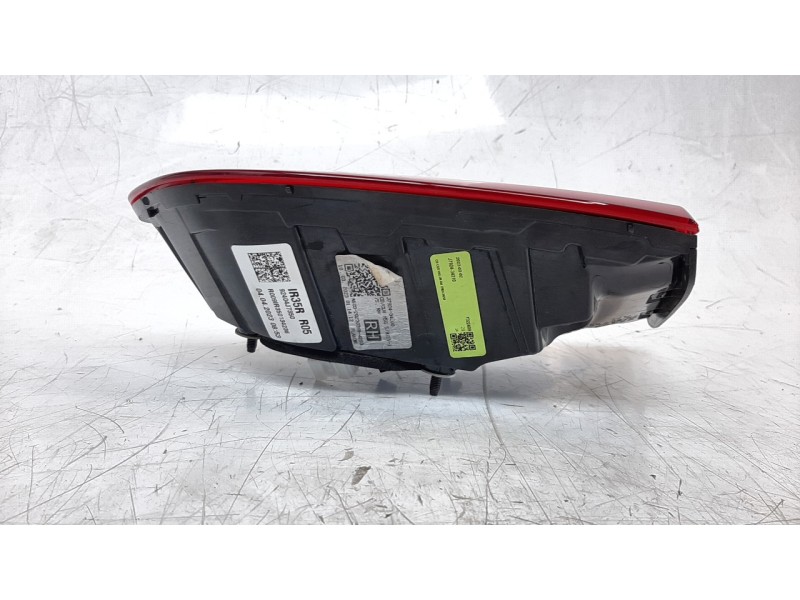 Recambio de piloto trasero derecho interior para kia xceed drive referencia OEM IAM 92404J7350  