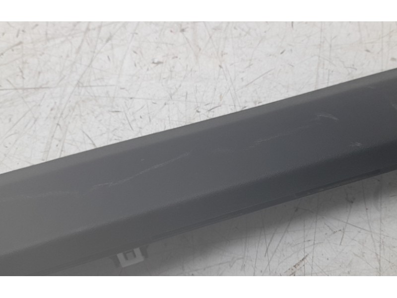 Recambio de moldura para ford mustang convertible gt referencia OEM IAM FR3B76539  