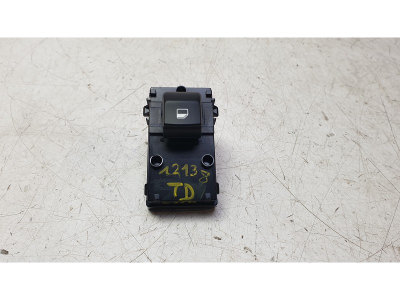 Recambio de mando elevalunas trasero derecho para kia ceed tourer (cd) 1.0 t-gdi referencia OEM IAM 40B5221500  