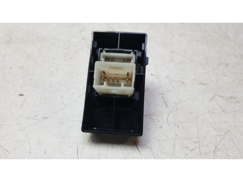 Recambio de mando elevalunas trasero derecho para kia ceed tourer (cd) 1.0 t-gdi referencia OEM IAM 40B5221500  