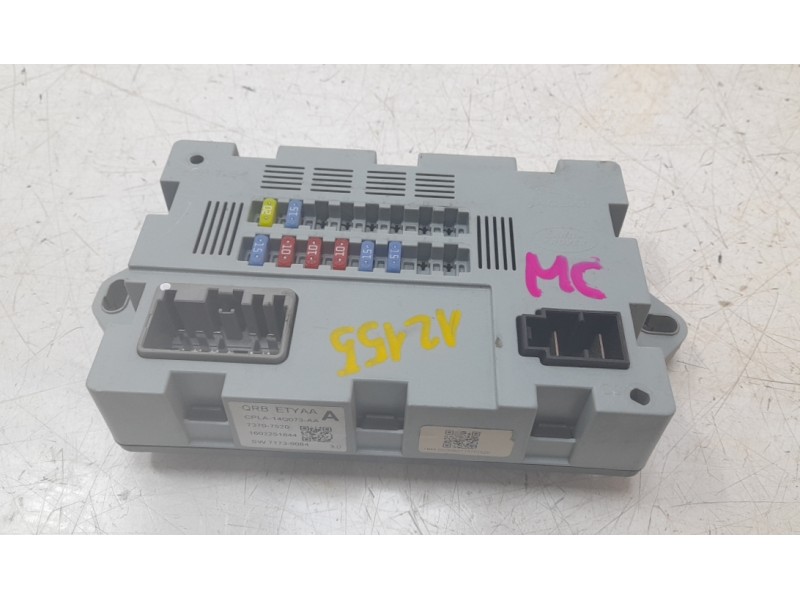 Recambio de caja reles / fusibles para land rover discovery sport (l550) 2.0 d 4x4 referencia OEM IAM CPLA14Q073  