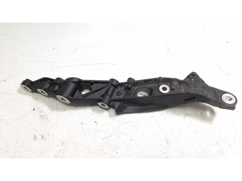 Recambio de subchasis trasero para triumph rocket 3 r referencia OEM IAM   