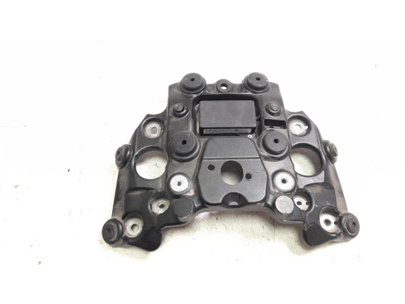 Recambio de subchasis trasero para triumph rocket 3 r referencia OEM IAM 2071174 T2071174 