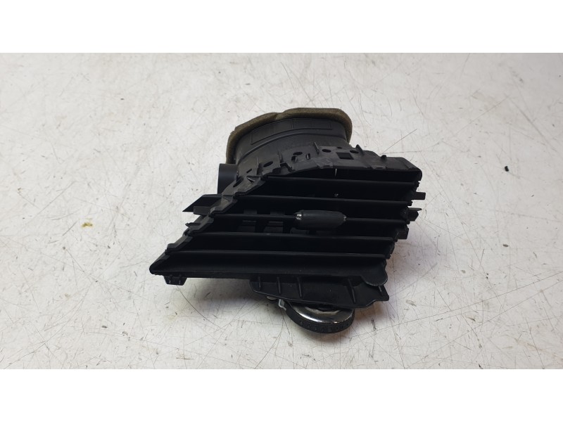 Recambio de aireador derecho para jeep cherokee limited 4wd referencia OEM IAM 1WG601S5AC  