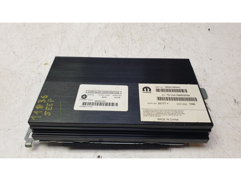 Recambio de amplificador de sonido para jeep cherokee limited 4wd referencia OEM IAM 05091999AC  