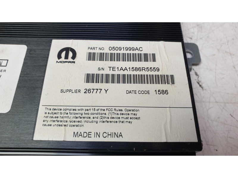 Recambio de amplificador de sonido para jeep cherokee limited 4wd referencia OEM IAM 05091999AC  