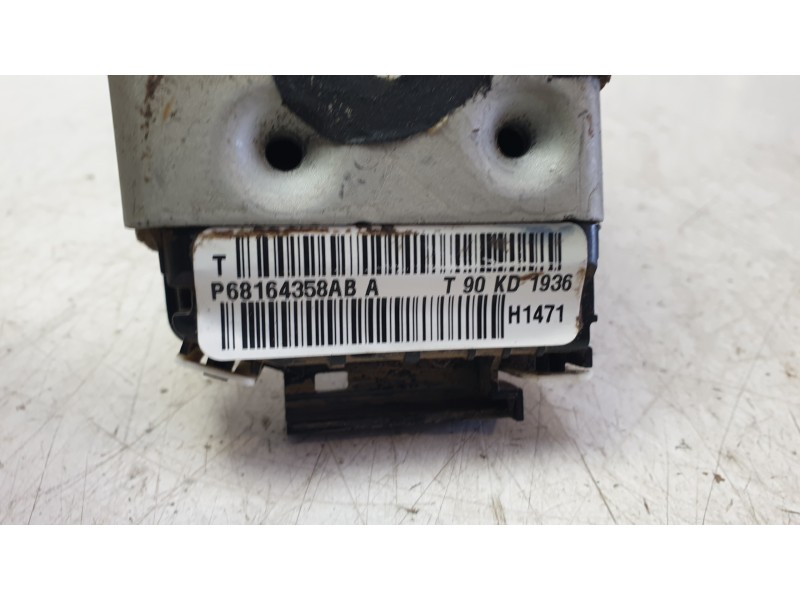 Recambio de cerradura puerta delantera derecha para jeep cherokee limited 4wd referencia OEM IAM 68164358AB  