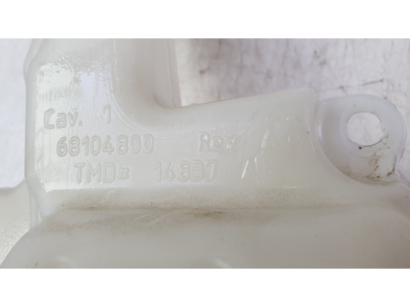 Recambio de deposito limpia para jeep cherokee limited 4wd referencia OEM IAM 68104800  BHD4982J
