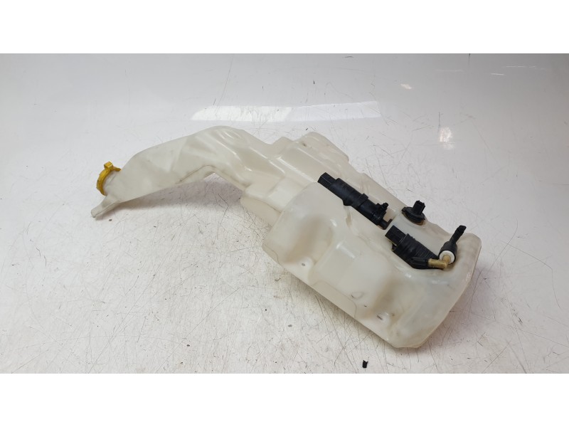 Recambio de deposito limpia para jeep cherokee limited 4wd referencia OEM IAM 68104800  BHD4982J