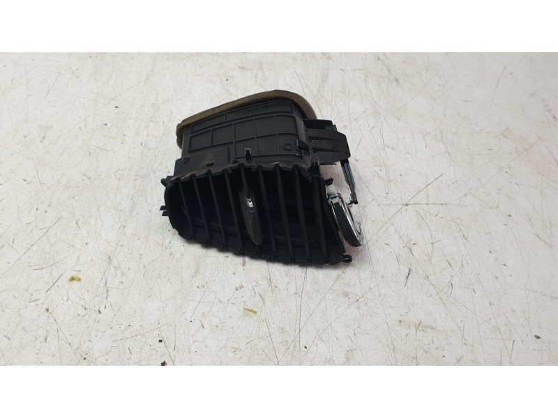 Recambio de aireador central derecho para jeep cherokee limited 4wd referencia OEM IAM 1WG58TRMAC  