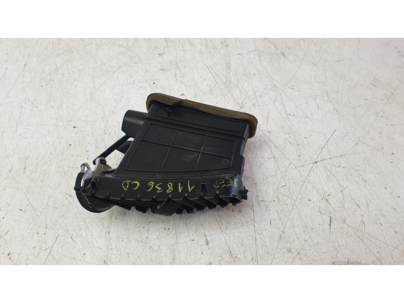 Recambio de aireador central derecho para jeep cherokee limited 4wd referencia OEM IAM 1WG58TRMAC  