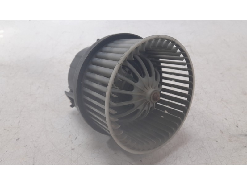Recambio de ventilador calefaccion para land rover discovery sport (l550) 2.0 d 4x4 referencia OEM IAM LR112270  
