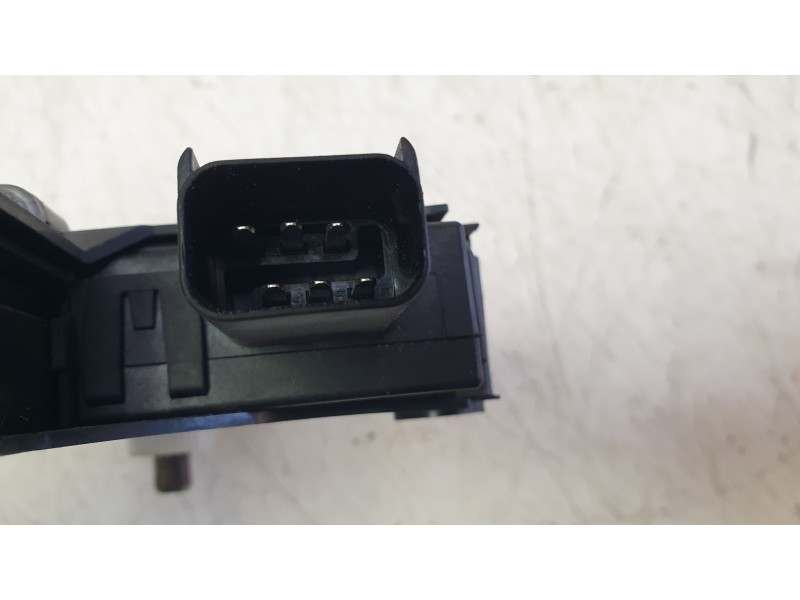 Recambio de motor elevalunas delantero izquierdo para jeep cherokee limited 4wd referencia OEM IAM 931400104  