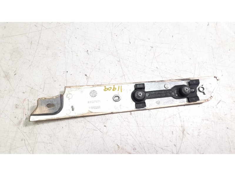 Recambio de moldura para triumph rocket 3 r referencia OEM IAM T2307886  