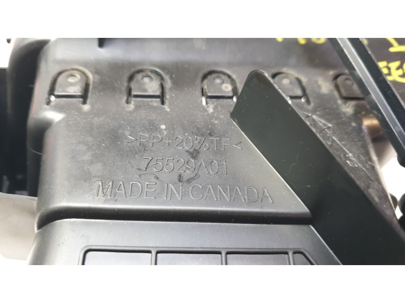 Recambio de aireador izquierdo para jeep cherokee limited 4wd referencia OEM IAM 75529A01  