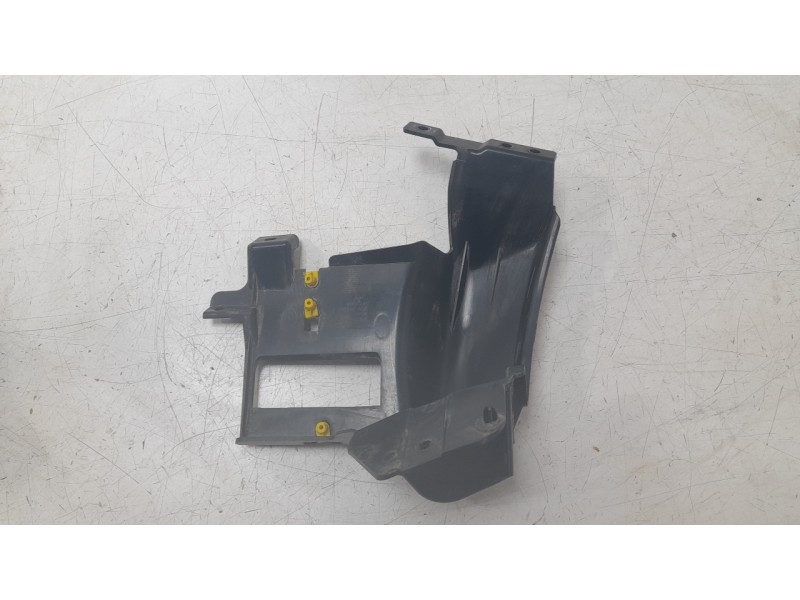 Recambio de soporte paragolpes trasero derecho para land rover discovery sport (l550) 2.0 d 4x4 referencia OEM IAM FK7217E800A  