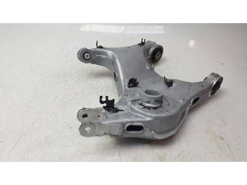 Recambio de brazo suspension inferior trasero derecho para land rover discovery sport (l550) 2.0 d 4x4 referencia OEM IAM FK725B