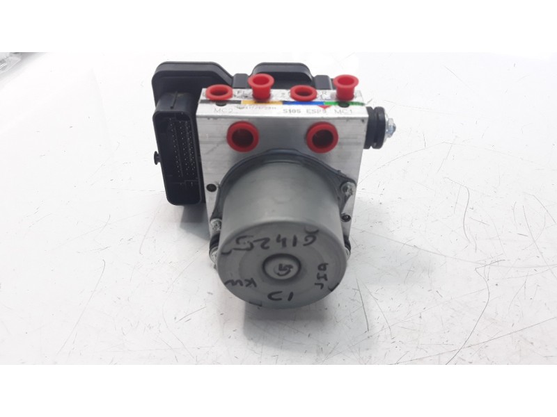 Recambio de abs para mahindra kuv 100 2wd nxt referencia OEM IAM 0606AAA00161N  