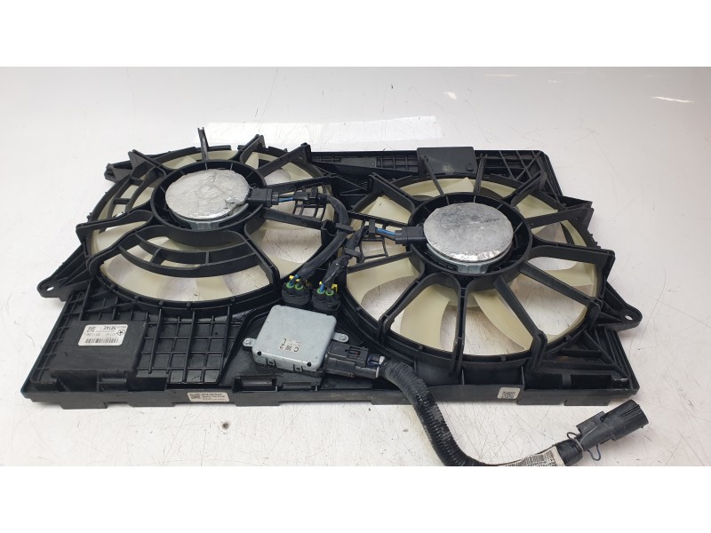 Recambio de electroventilador para jeep cherokee limited 4wd referencia OEM IAM 68229581AE  