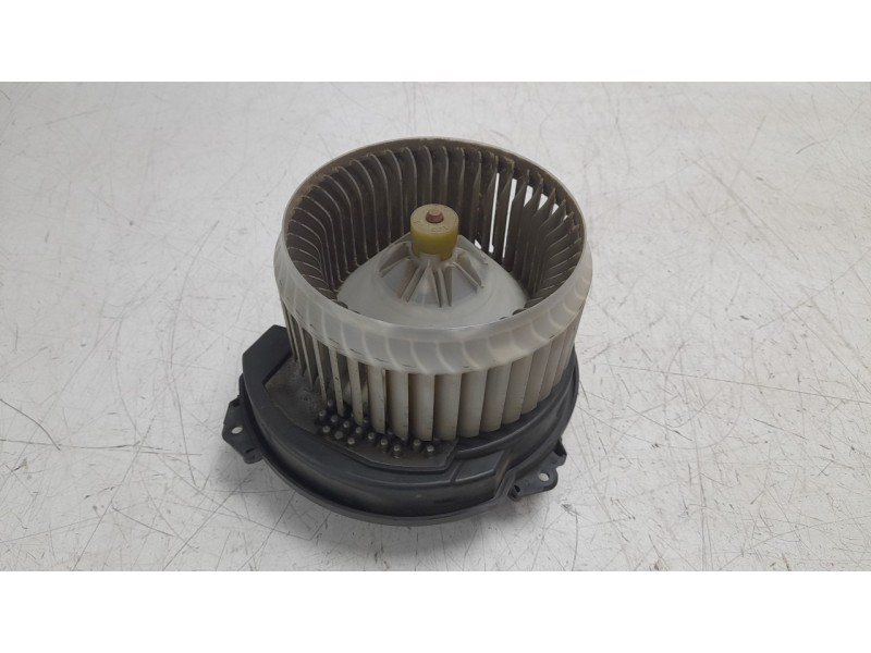 Recambio de ventilador calefaccion para jeep cherokee limited 4wd referencia OEM IAM 68223053AD  