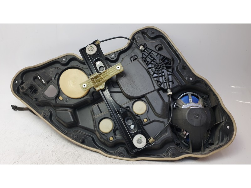 Recambio de elevalunas trasero derecho para jeep cherokee limited 4wd referencia OEM IAM 68227458AB  