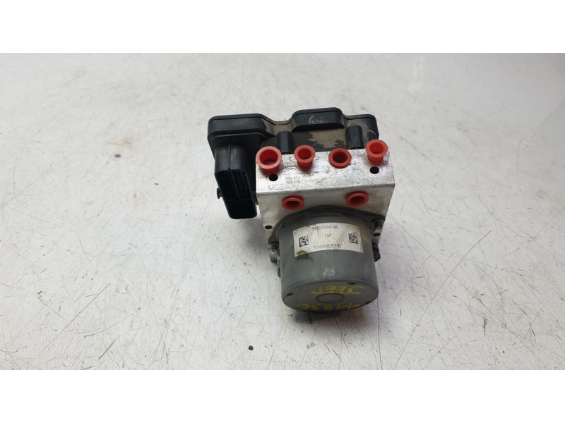 Recambio de abs para jeep cherokee limited 4wd referencia OEM IAM 68293541AB  