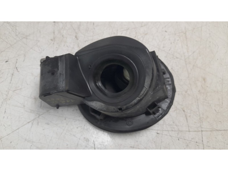 Recambio de tapa exterior combustible para jeep cherokee limited 4wd referencia OEM IAM 68102574AA  