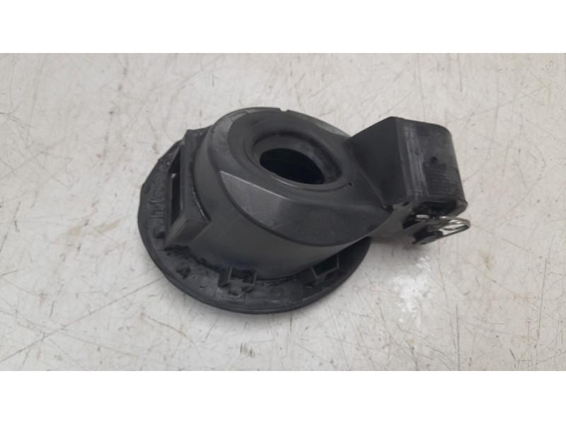 Recambio de tapa exterior combustible para jeep cherokee limited 4wd referencia OEM IAM 68102574AA  